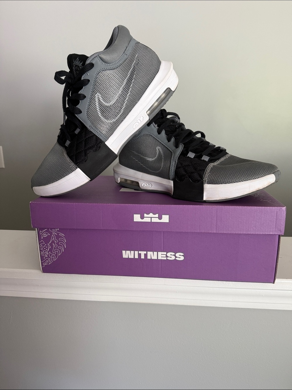 Nike LeBron Witness Basketball Shoes in Gray & Black